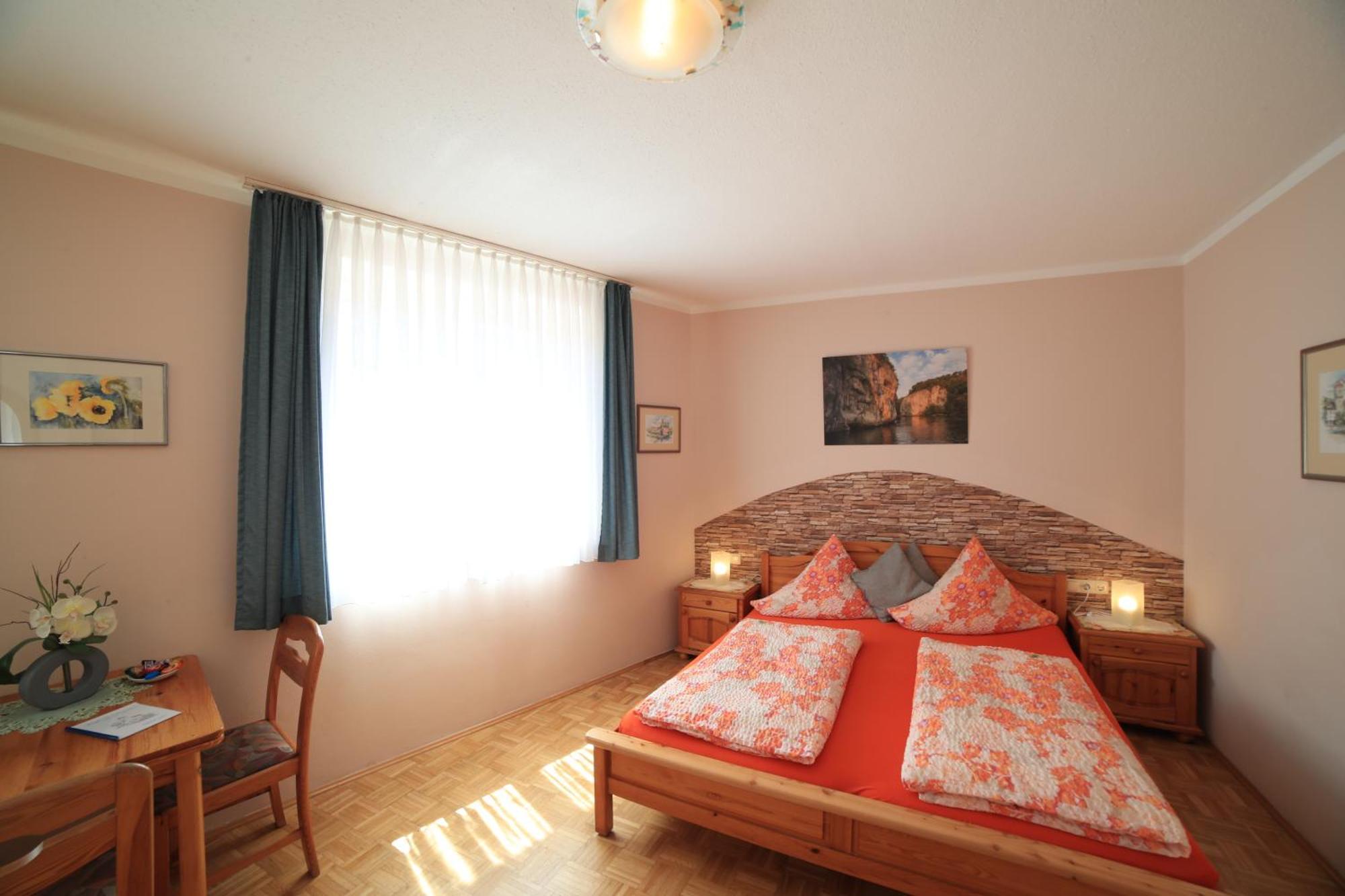 Cafe Am Donautor Hotel Kelheim Kültér fotó